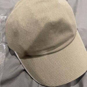 Lululemon fast and free running hat size small / medium